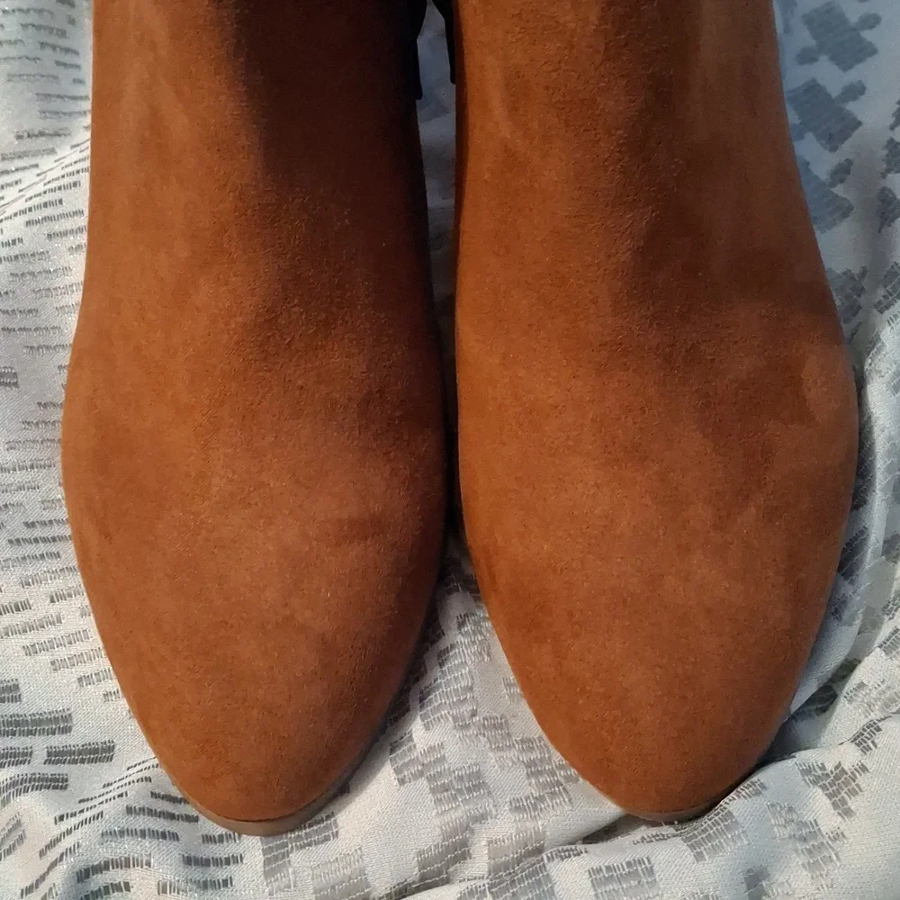 Old navy suede boots